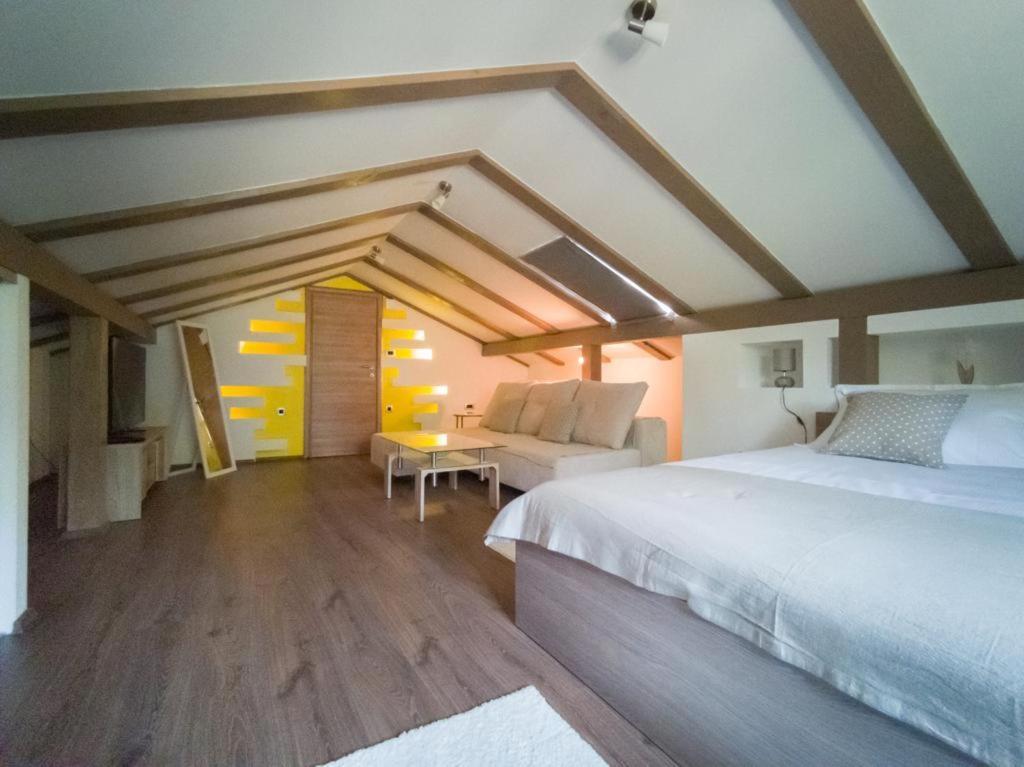 Holiday Home Tos リスィカ エクステリア 写真
