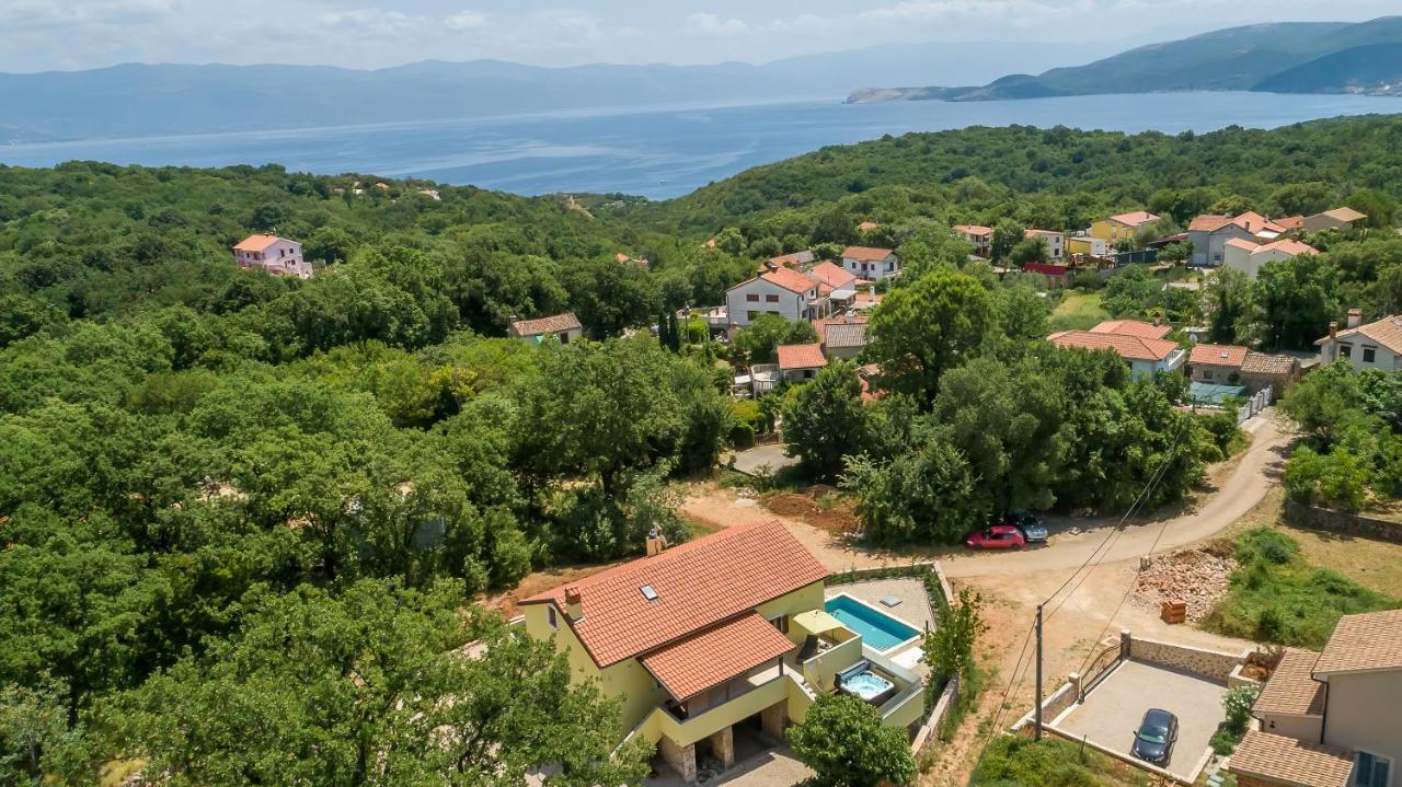 Holiday Home Tos リスィカ エクステリア 写真