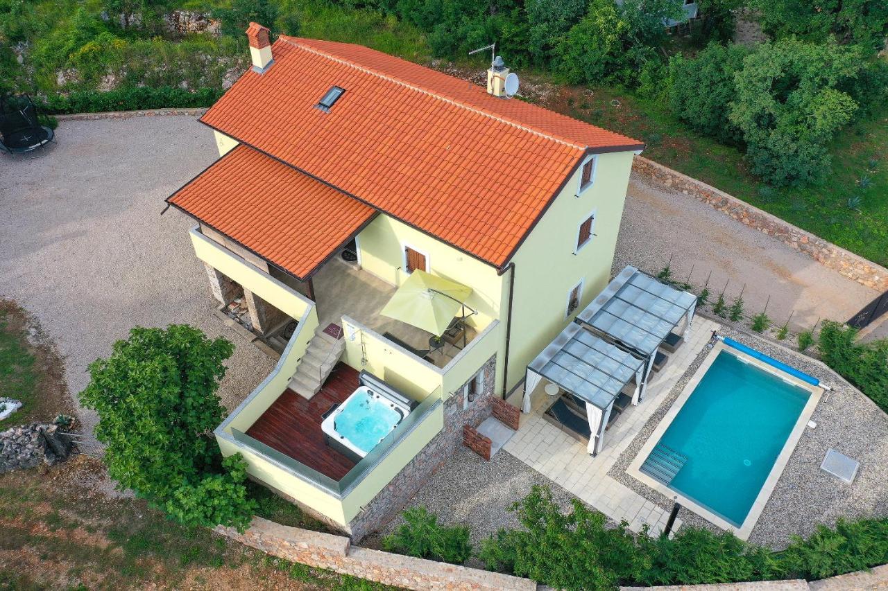 Holiday Home Tos リスィカ エクステリア 写真