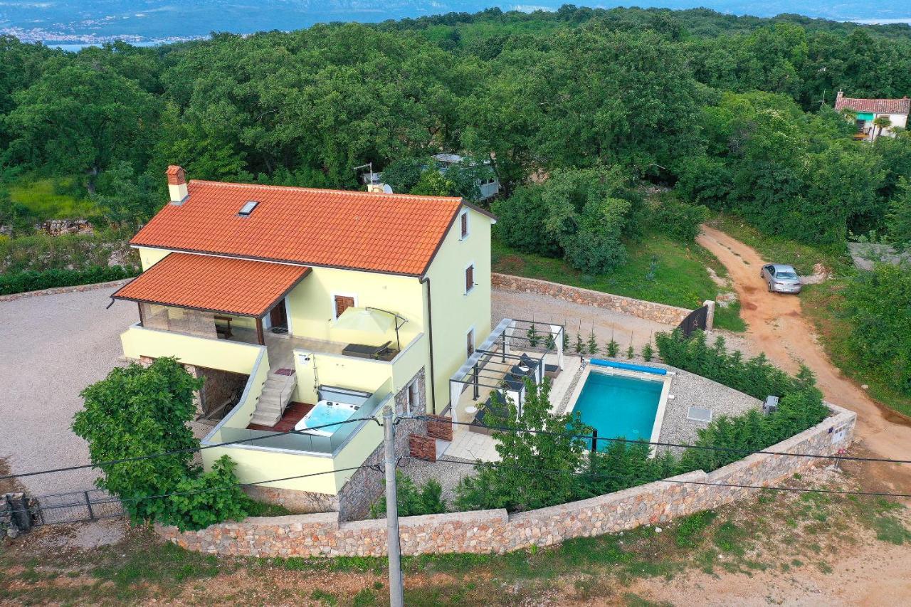 Holiday Home Tos リスィカ エクステリア 写真